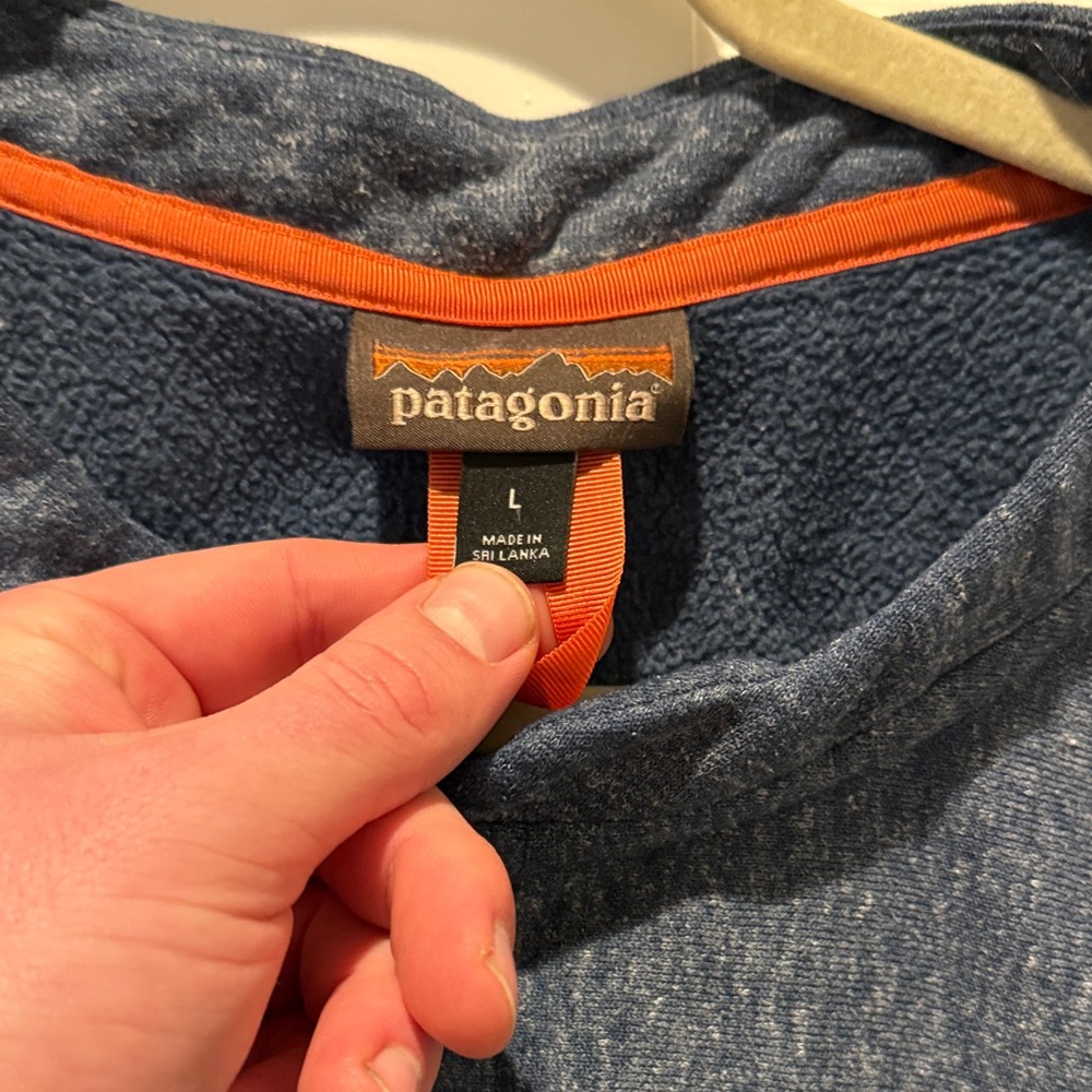 Men’s Patagonia Long Sleeve Hemp Henley Sweatshirt - Picture 2 of 6